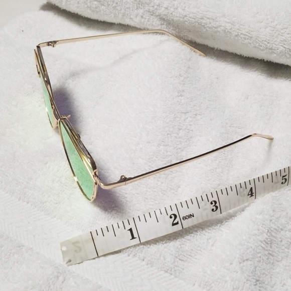 Women's rose gold reflective sunglasses NWOT - Picture 4 of 5